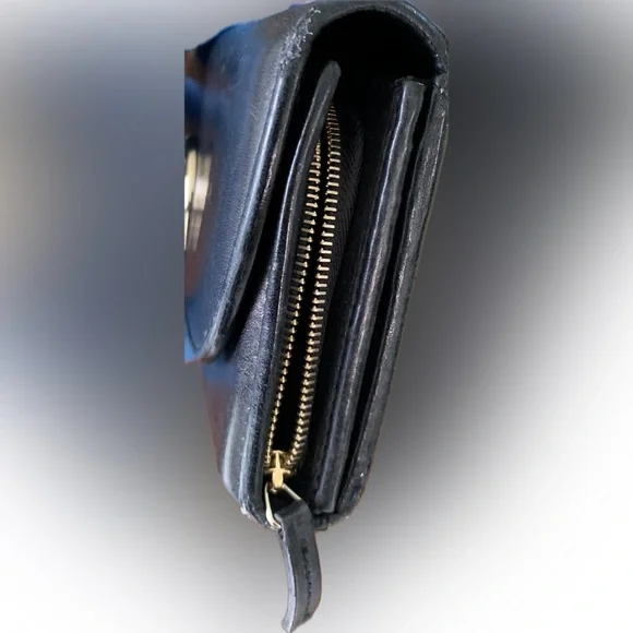 Gucci Vintage Long Black Wallet with Gold Logo - Picture 7 of 13